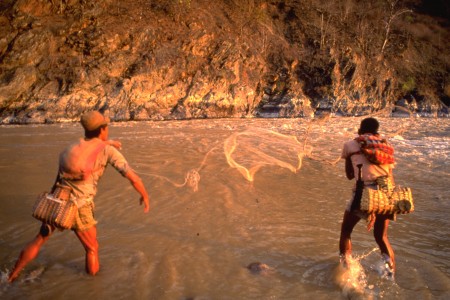 48573B65848C11D8 Local fishermen on the Karnali River is Western Nepal